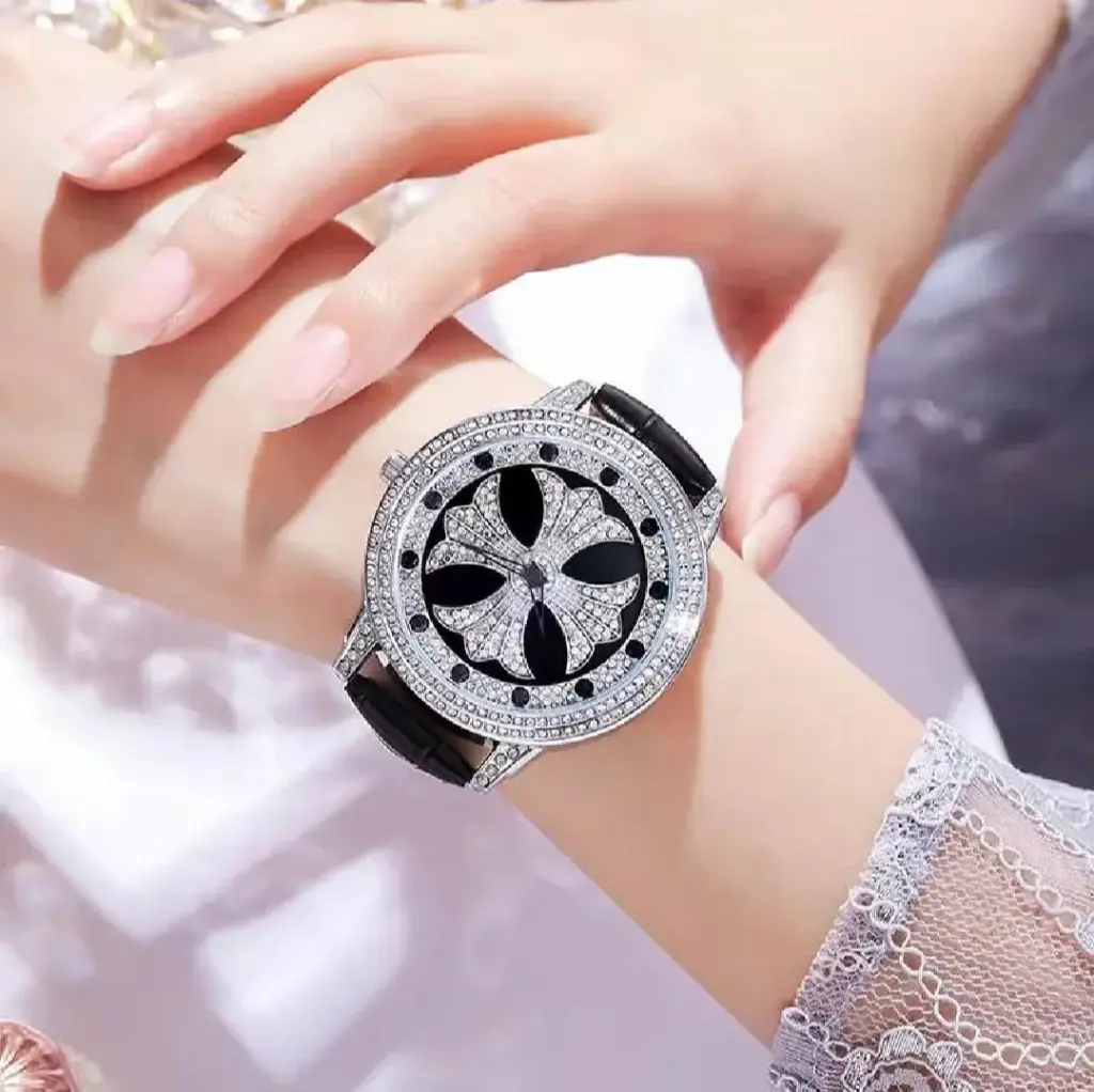 Stylish Women's Brecelet Watch 