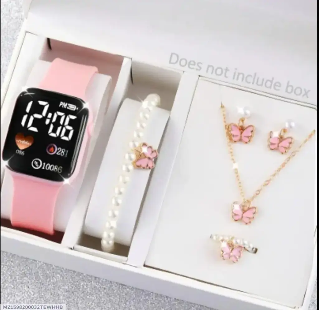 Stylish Women's Watch With Accessory